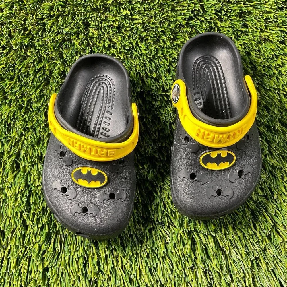 Crocs Toddler Kids Boy's Size 6-7 Batman Black Water Beach Outdoor Shoes Sandals